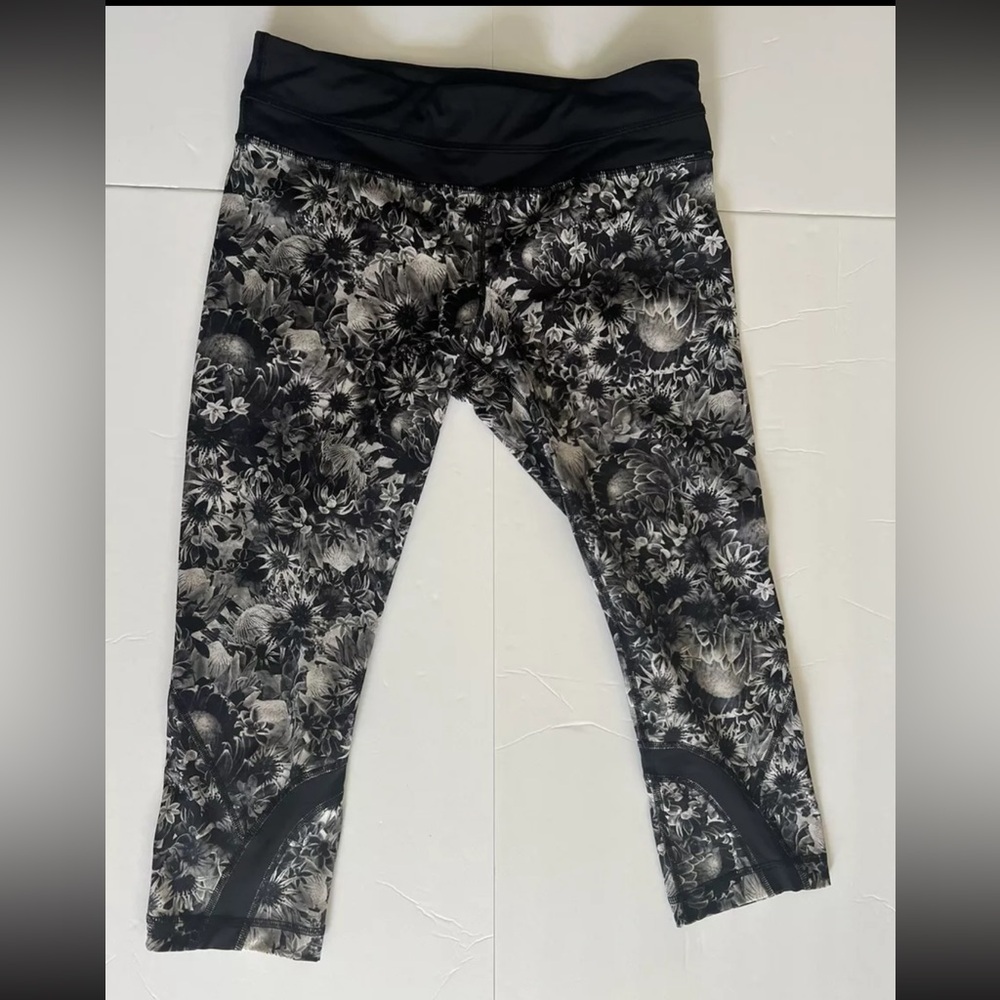 Lululemon Leggings Womens 8 Cropped Run Inspire Flowabunga Black Zip Pocket